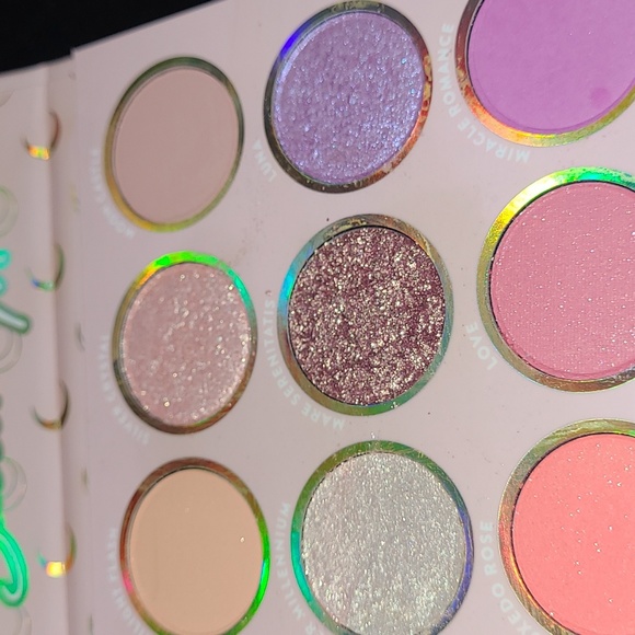 Colourpop x Sailor Moon eyeshadow face palette - Picture 7 of 13